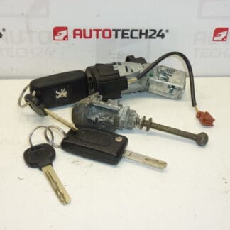Kytkinlaatikko, oven lukko ja kaksi Citroën Peugeot 4162EQ avainta