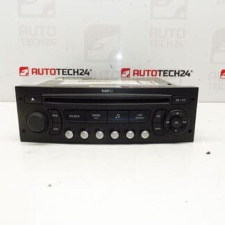 Autoradio CD-levyllä Blaupunkt RD4 N2 MP3 Citroën Peugeot 9664770277 6574Y7