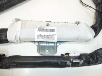 Sivukattoturvatyyny oikea Peugeot 3008 5008 9684667780 8335WP