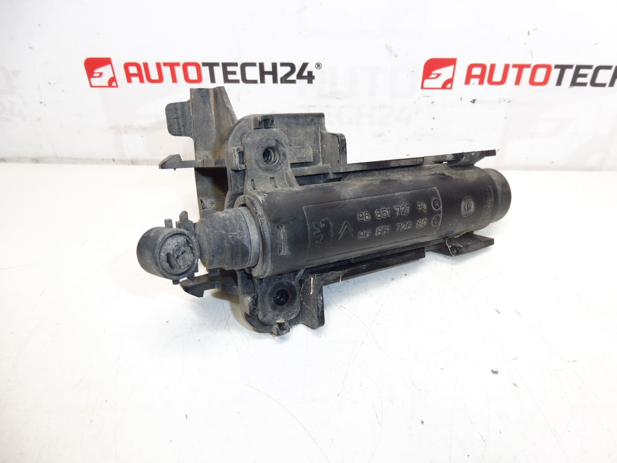 Ajovalojen pesuri vasen Peugeot 3008 5008 9685172780 9685172680 6438AS - Image 2