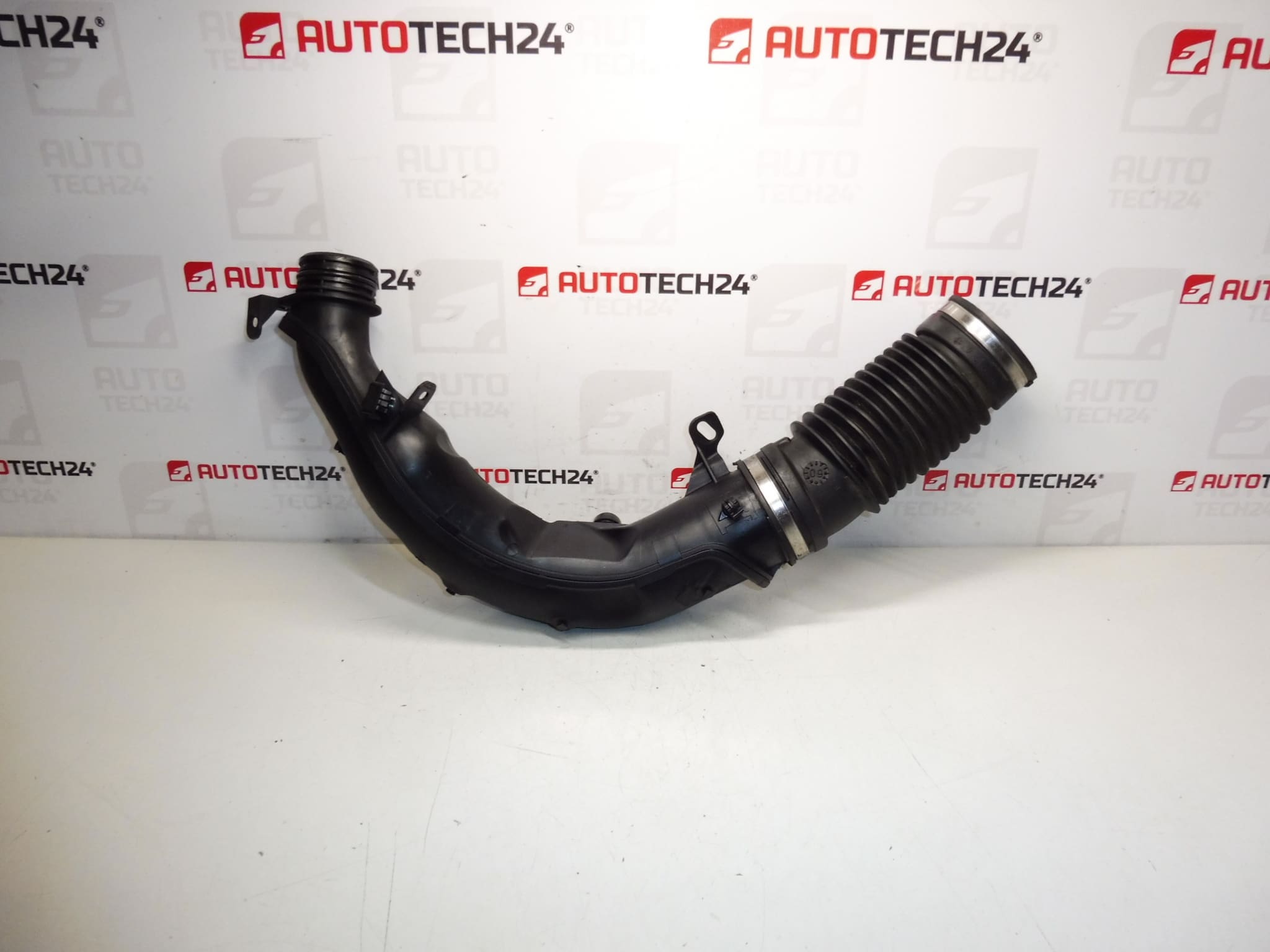 Ilmaliitäntä Citroën Peugeot 2.0 HDI RH02 9685498280 1434E6