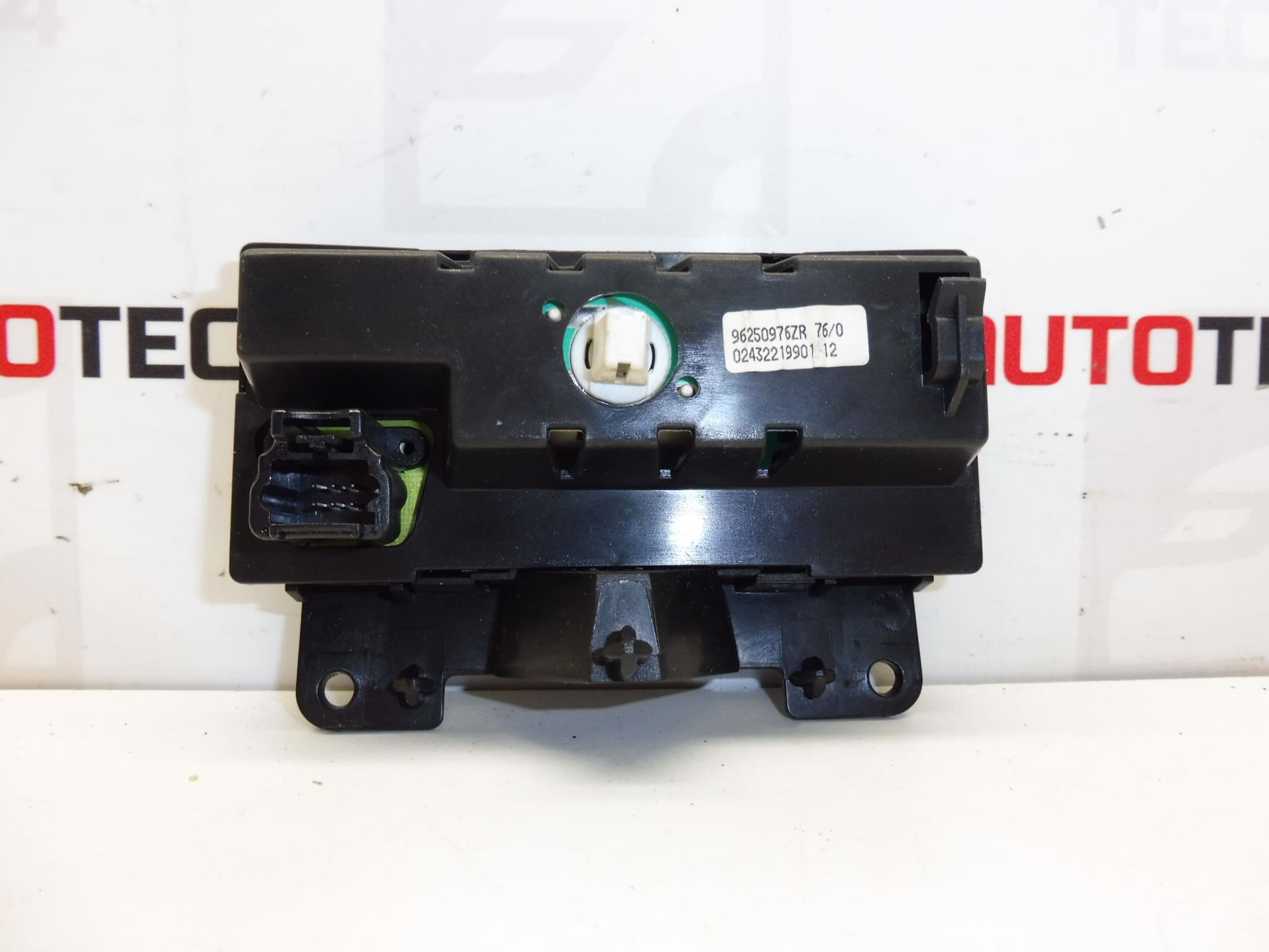 Näyttö Citroen Peugeot 96250976ZR 6155N2 - Image 2