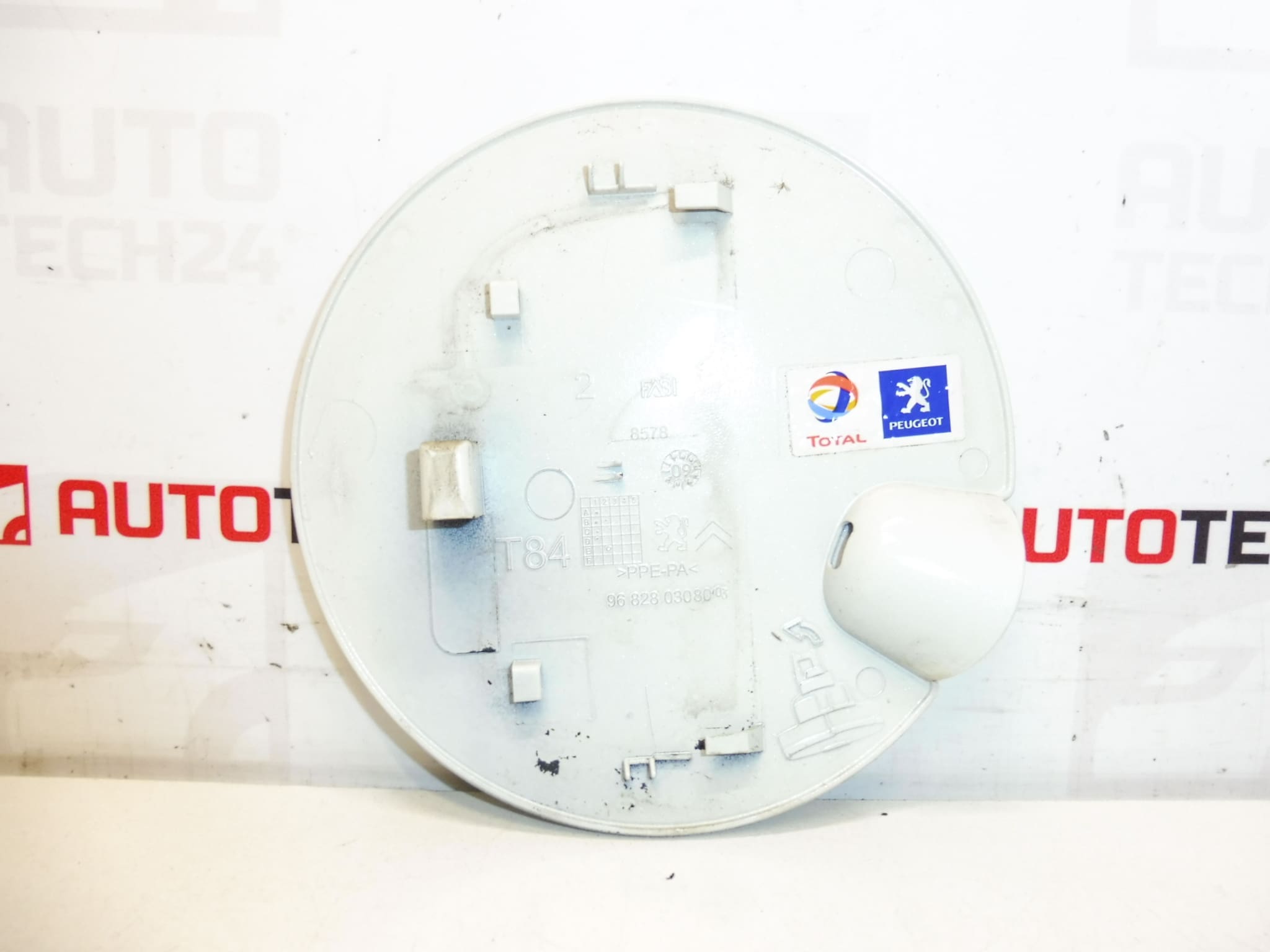 Tankin kannen kansi KWED Peugeot 3008 9682803080 1517G9 - Image 2