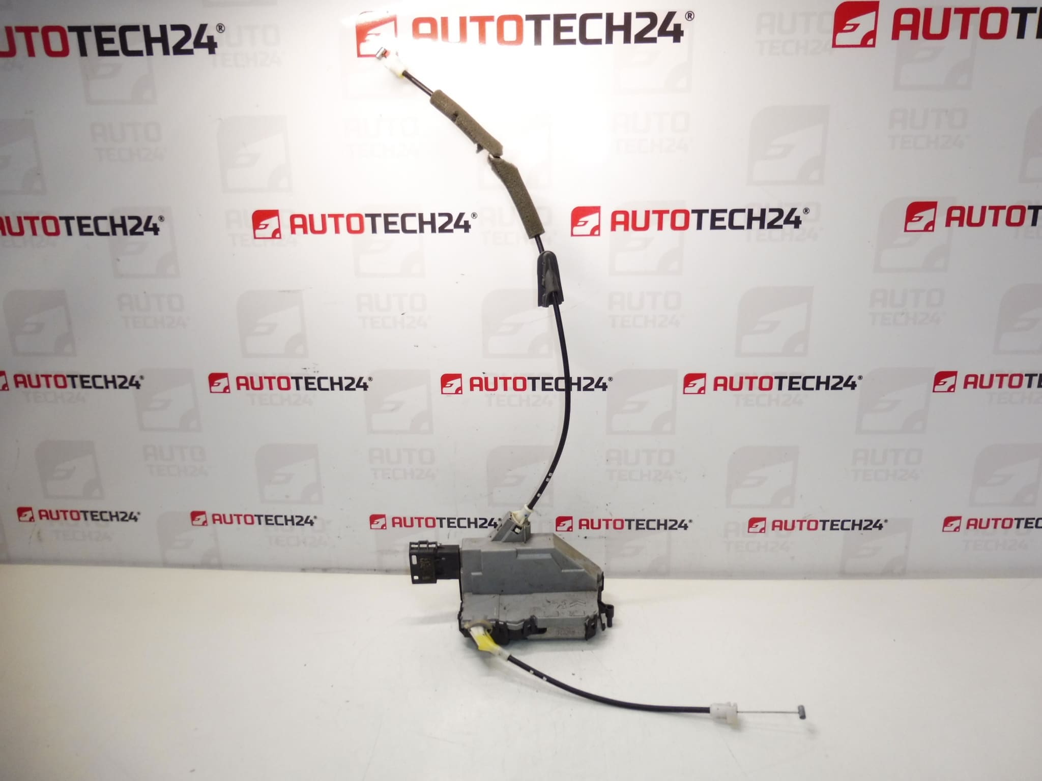 Vasen takamatkustajan oven lukko Peugeot 3008 5008 9800623780 9137T8